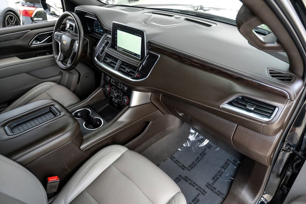 Used 2023 Chevrolet Suburban LT RWD image 9