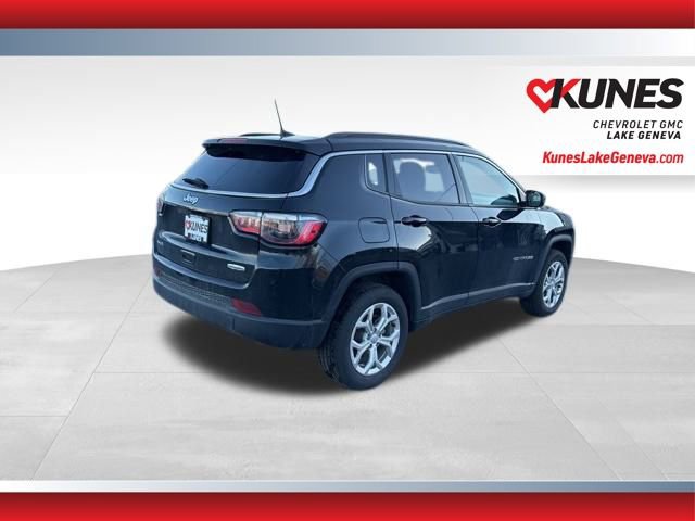 Used 2024 Jeep Compass Latitude image 4
