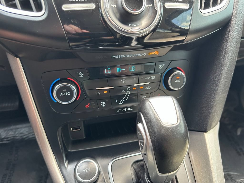 Used 2017 Ford Focus Titanium FWD image 25