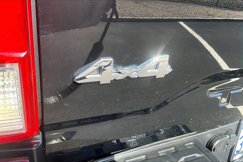 Used 2017 Toyota Tacoma SR5 w/ Tow Package AWD/4WD image 27