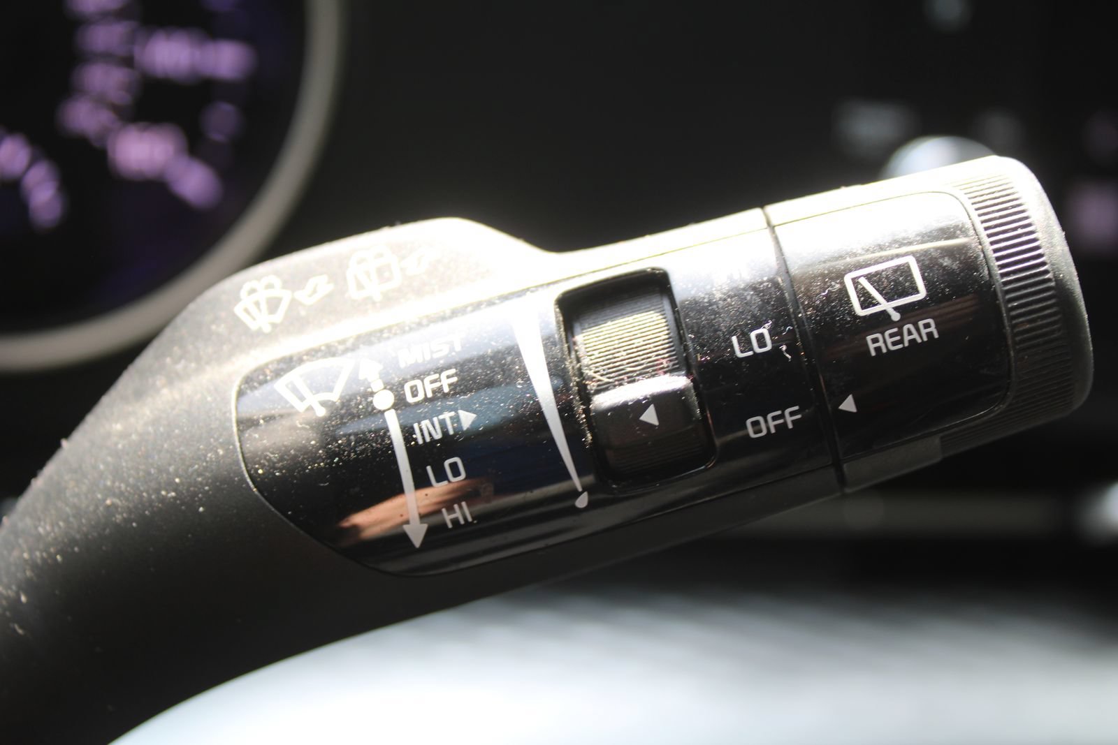 Used 2024 Kia Carnival LX FWD image 37