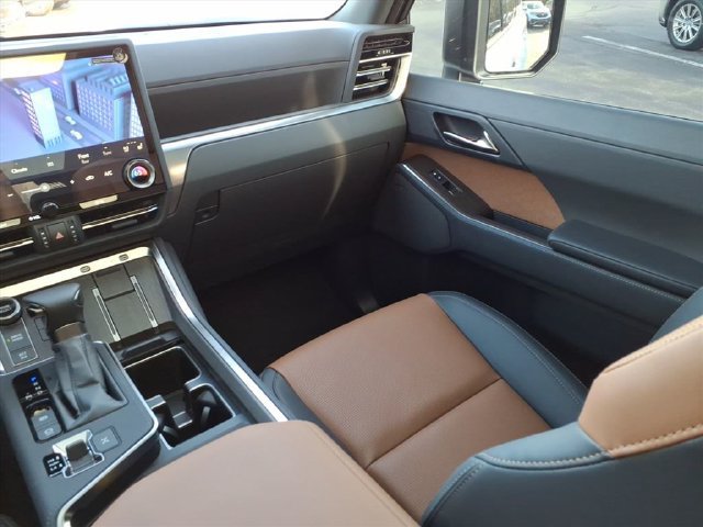 New 2026 Lexus GX 550 w/ Cold Area Package AWD/4WD image 29