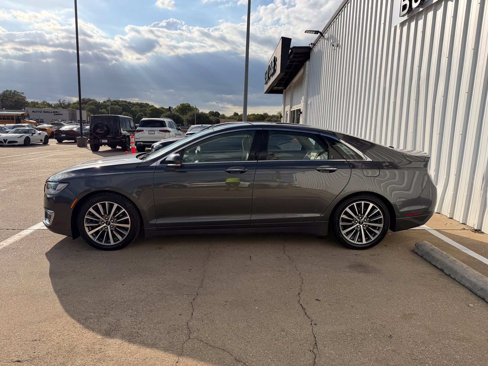 Used 2019 Lincoln MKZ Premiere AWD/4WD image 3