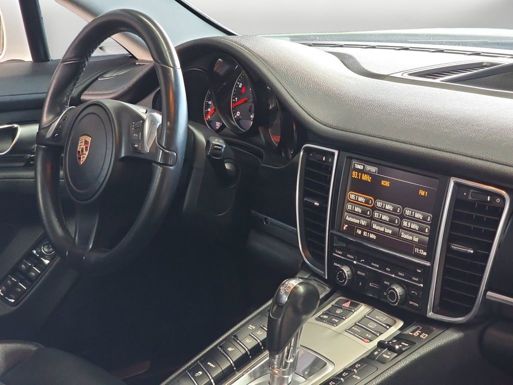 Used 2014 Porsche Panamera image 10