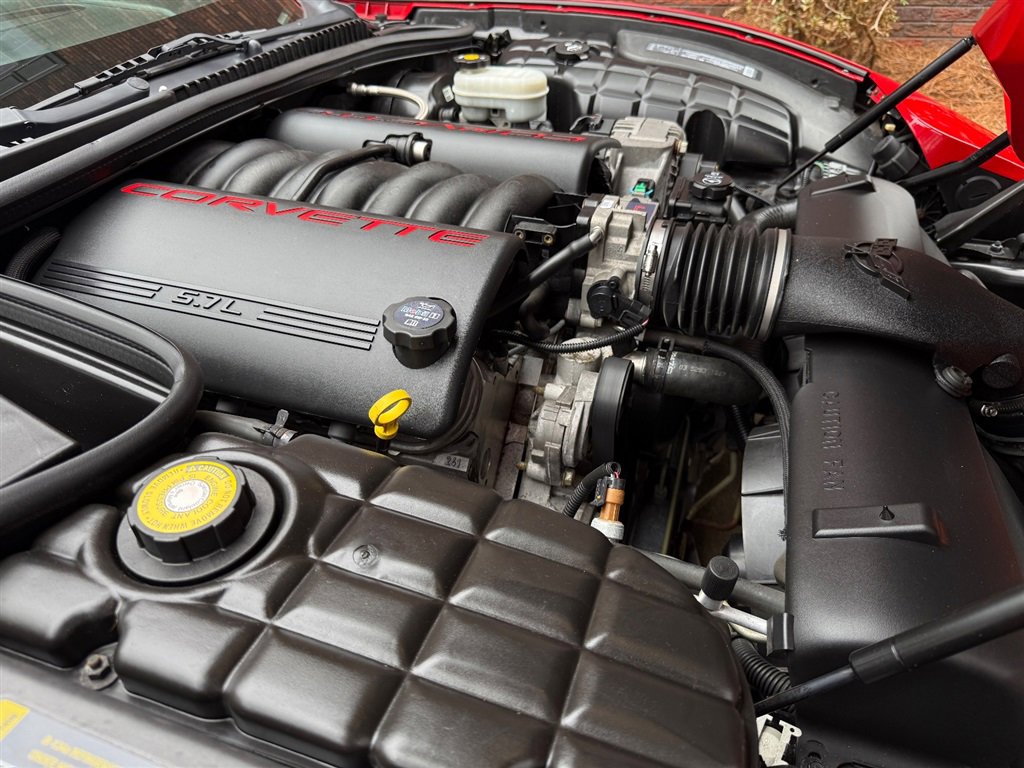 Used 2004 Chevrolet Corvette Coupe w/ Roof Package image 65