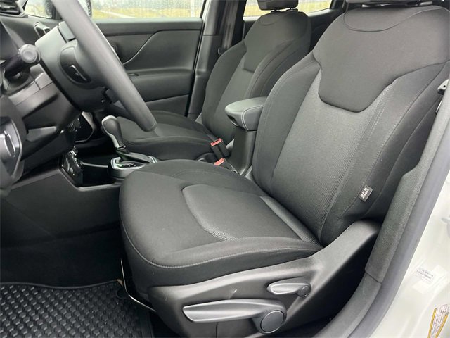 Used 2023 Jeep Renegade Latitude image 31