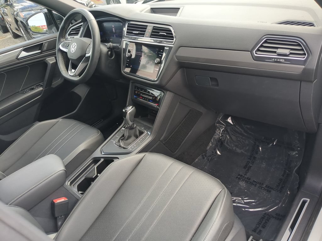 Certified 2023 Volkswagen Tiguan SE R-Line FWD image 11