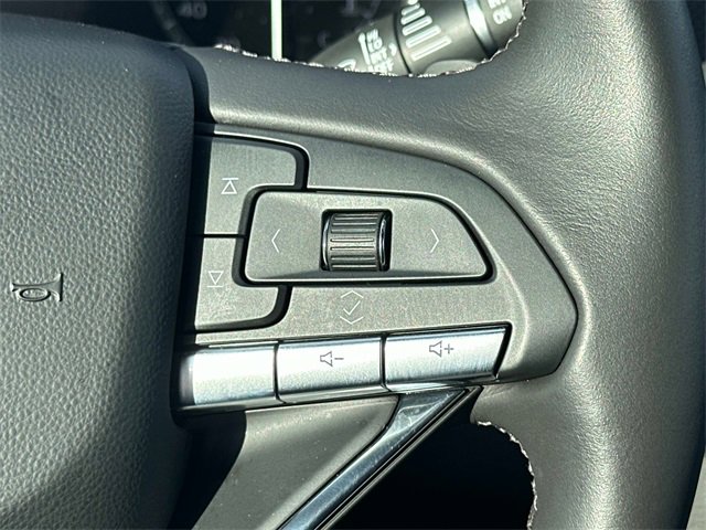 Used 2025 Cadillac XT6 Luxury image 7