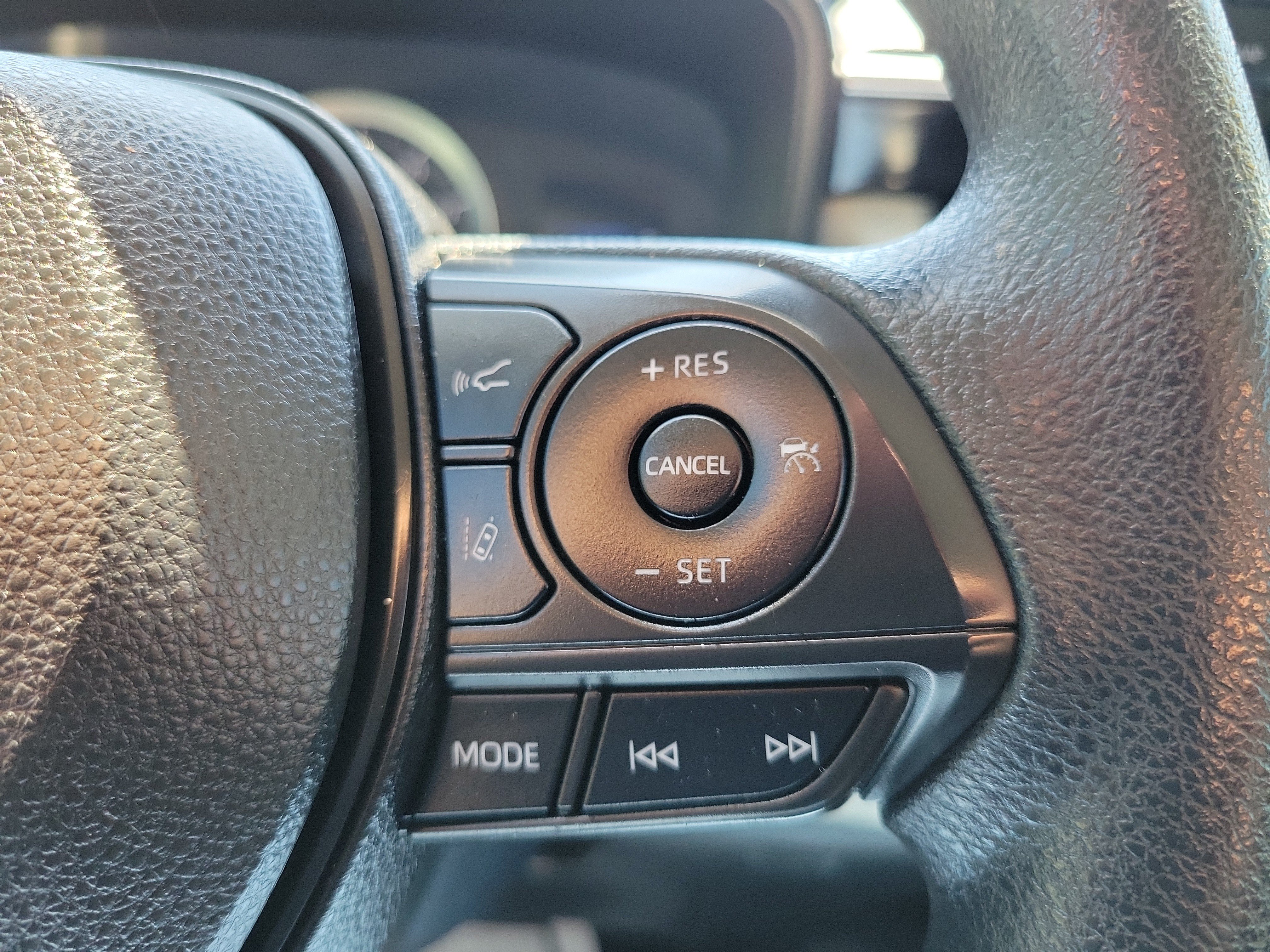 Used 2022 Toyota Corolla LE w/ LE Convenience Package FWD image 18