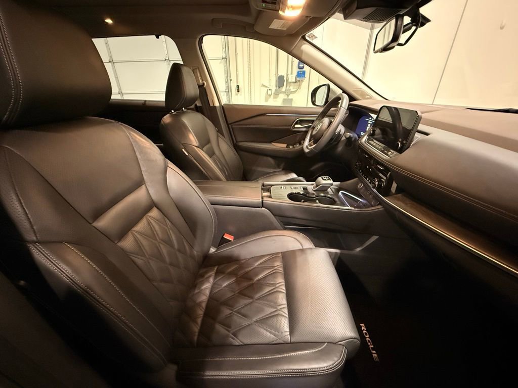 Used 2021 Nissan Rogue Platinum FWD image 31