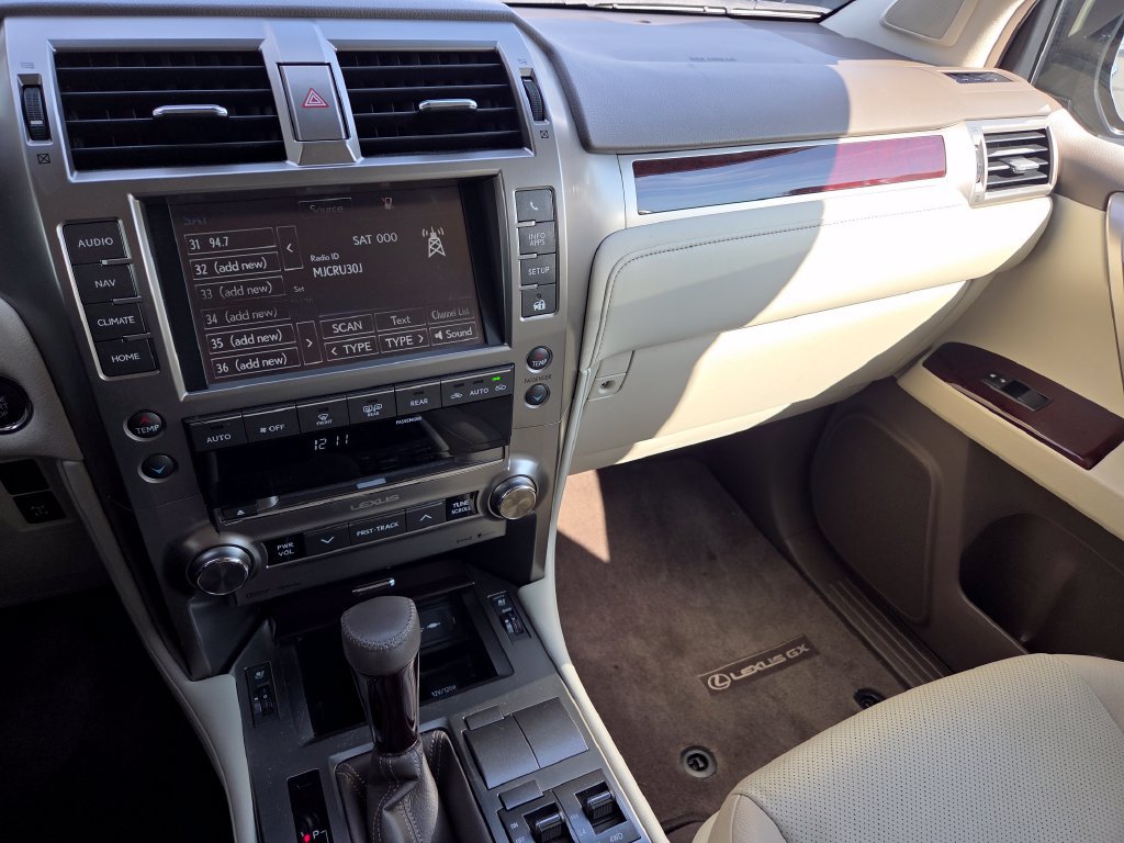Used 2018 Lexus GX 460 Premium w/ Premium Package AWD/4WD image 35