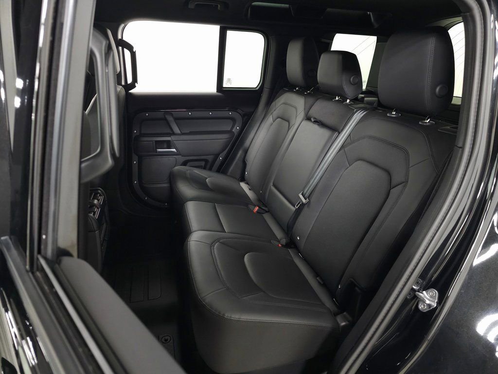 Used 2025 Land Rover Defender 110 S image 35
