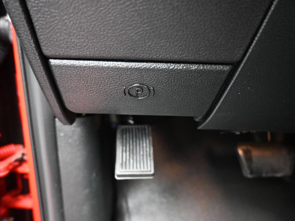 Used 2018 RAM 1500 Classic SLT AWD/4WD image 25