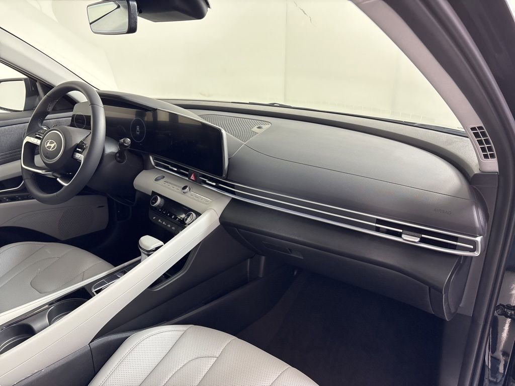 New 2026 Hyundai Elantra Limited FWD image 13