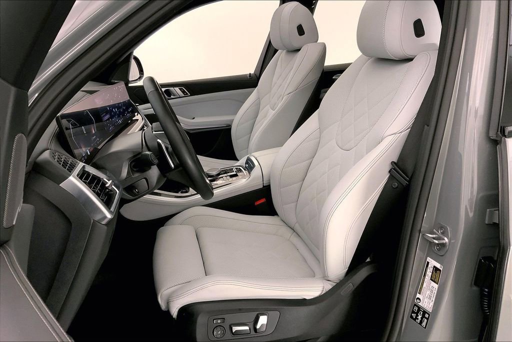 Certified 2025 BMW X5 xDrive40i w/ Parking Assistance Package image 13