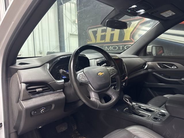 Used 2023 Chevrolet Traverse LT image 5
