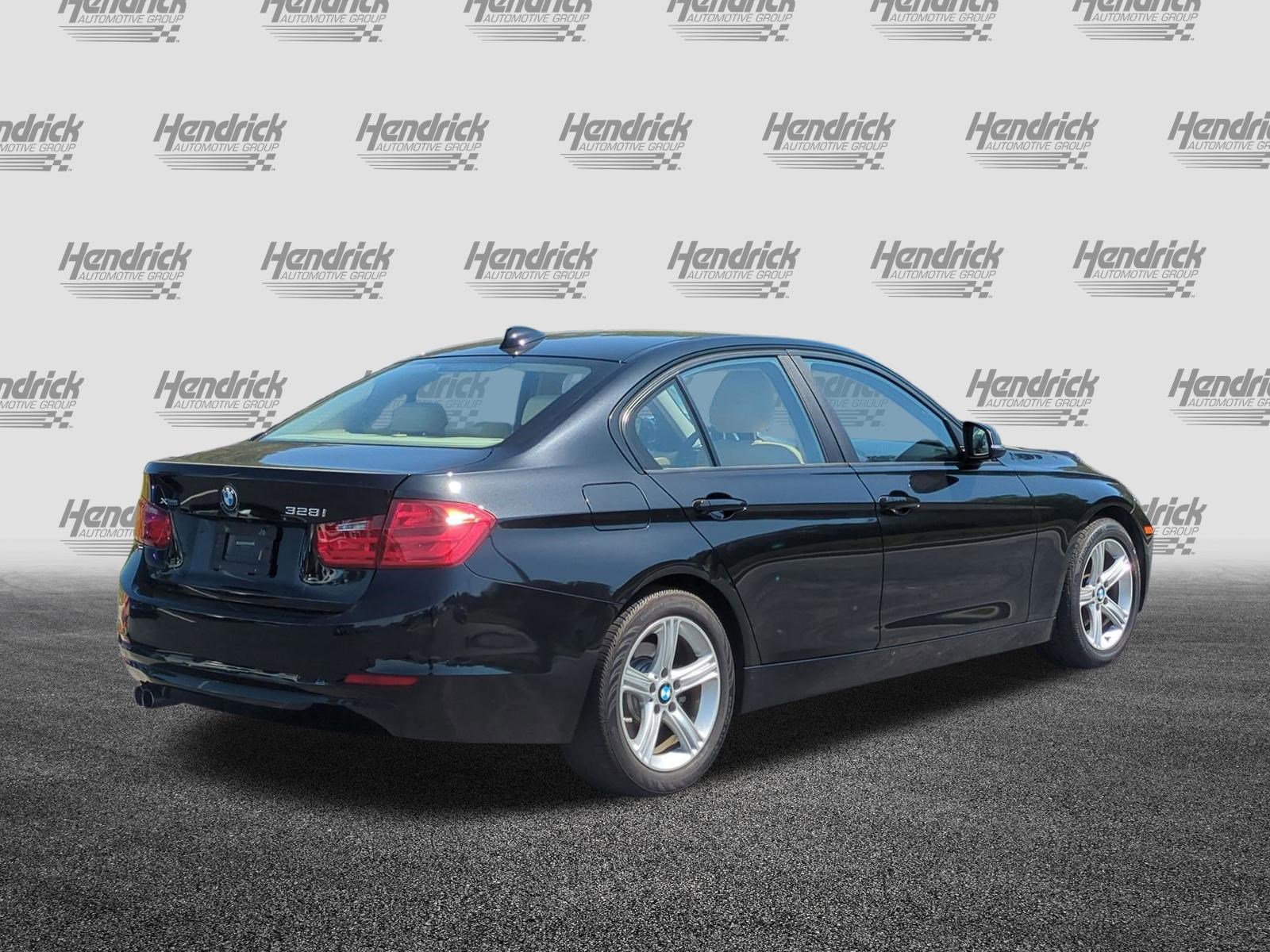 Used 2015 BMW 328i xDrive Sedan AWD/4WD image 10