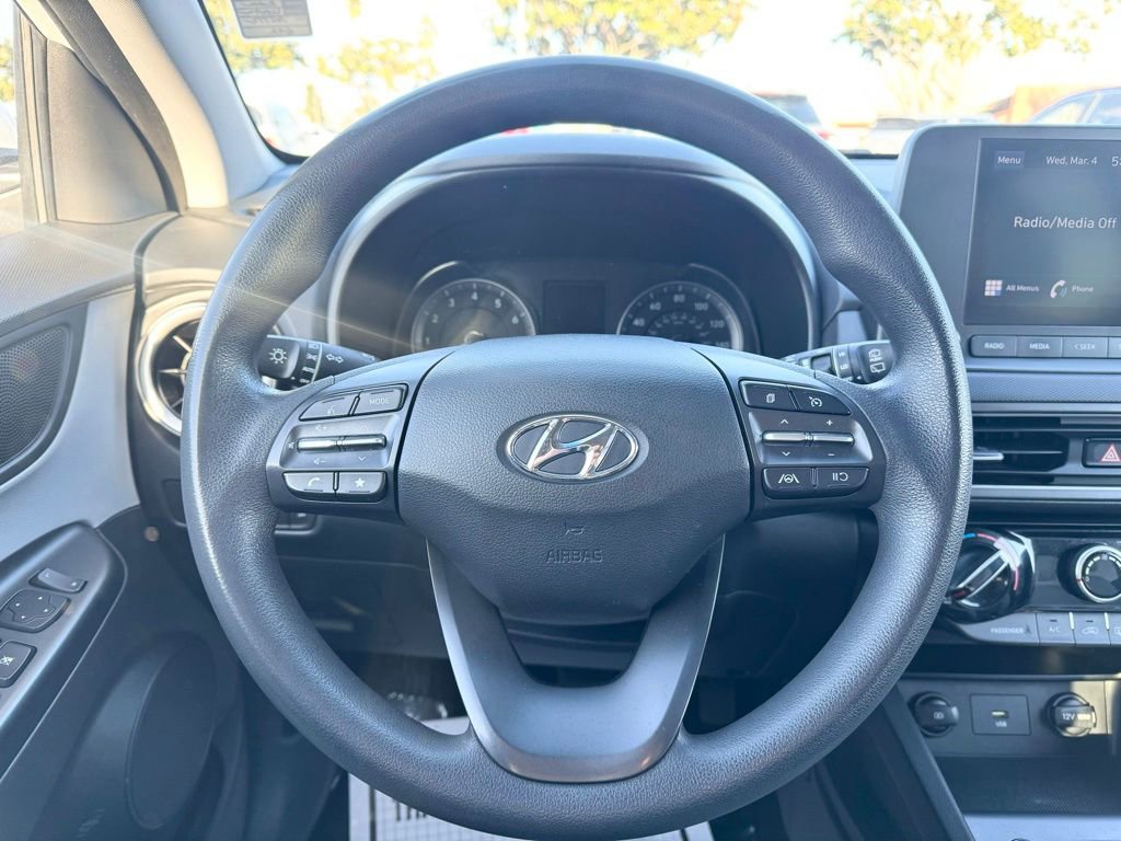 Used 2022 Hyundai Kona SE image 13