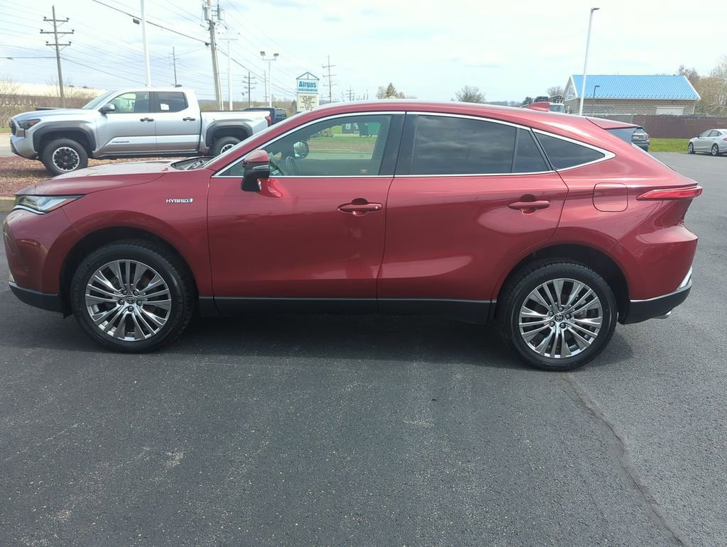 Used 2021 Toyota Venza Limited w/ Carpet Mat Package (TMS) image 5