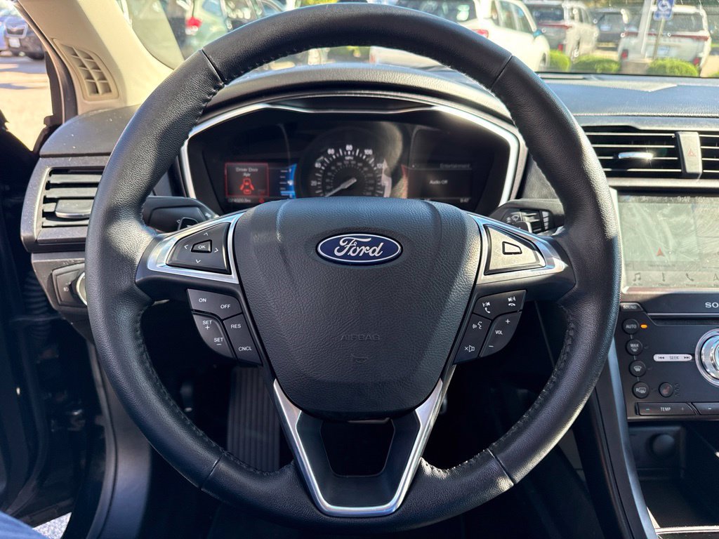 Used 2018 Ford Fusion Titanium AWD/4WD image 10