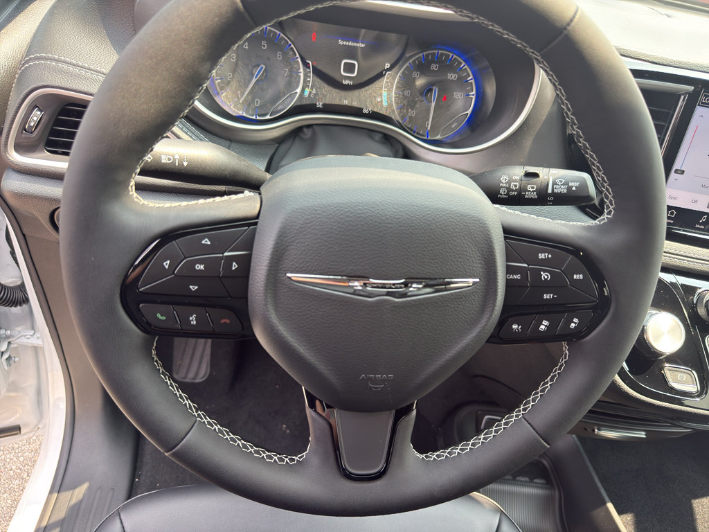 New 2026 Chrysler Pacifica Select w/ S Appearance Package FWD image 16
