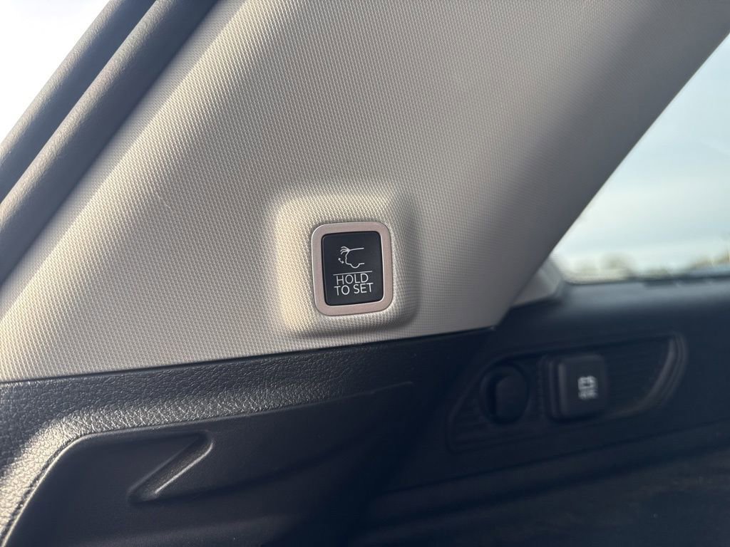 Used 2023 Jeep Grand Cherokee 4WD 4xe image 46