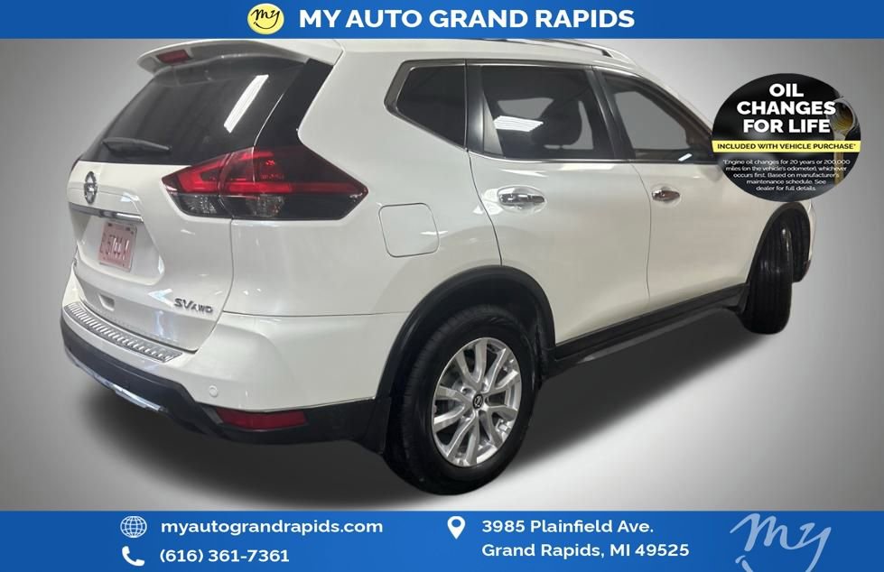 Used 2020 Nissan Rogue SV image 3