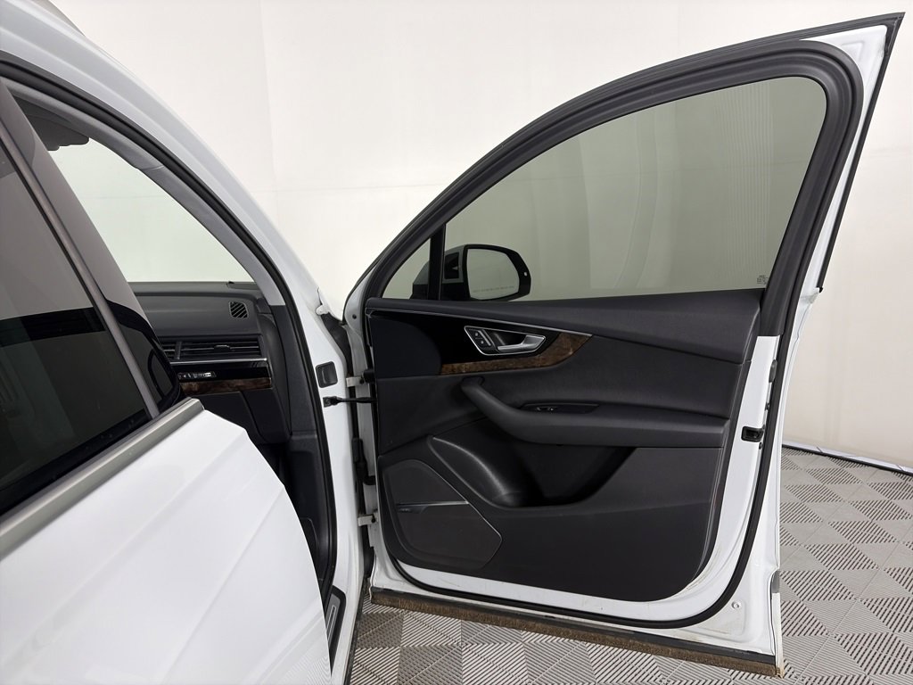 Used 2018 Audi Q7 3.0T Prestige image 30