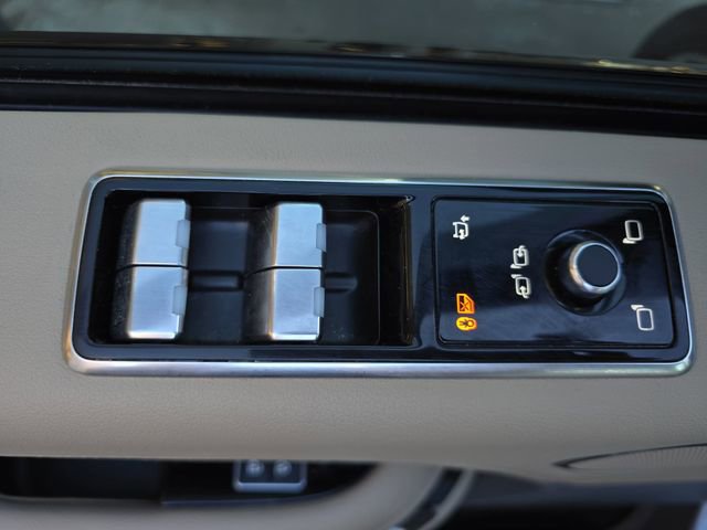 Used 2021 Land Rover Range Rover Base image 31