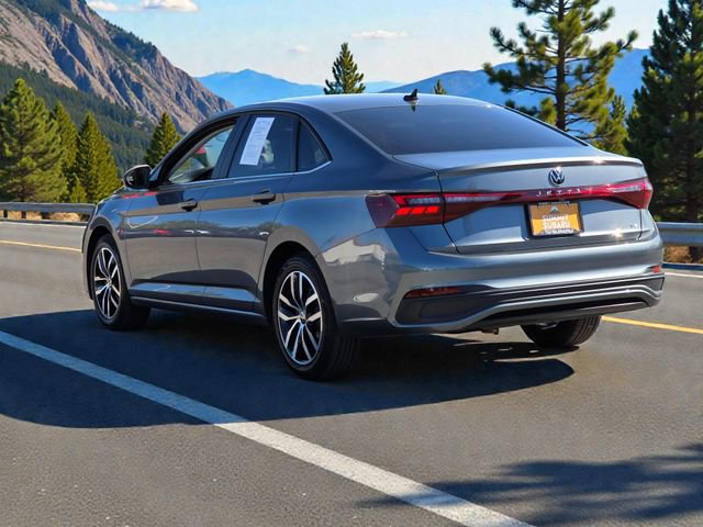 Used 2025 Volkswagen Jetta SE image 5