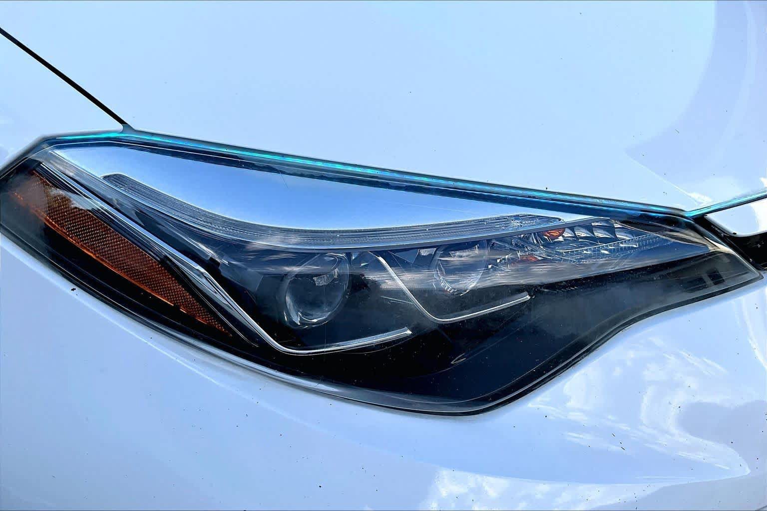 Used 2017 Toyota Corolla SE w/ SE Premium Package FWD image 27