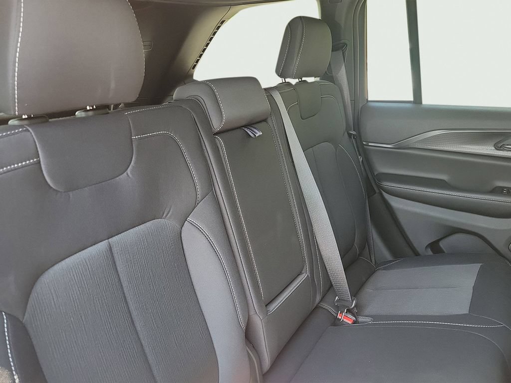 New 2026 Jeep Grand Cherokee Laredo X RWD image 37