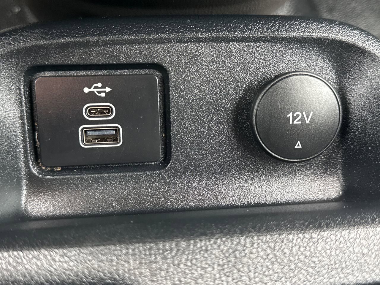 Used 2023 Ford Transit Connect XL image 24