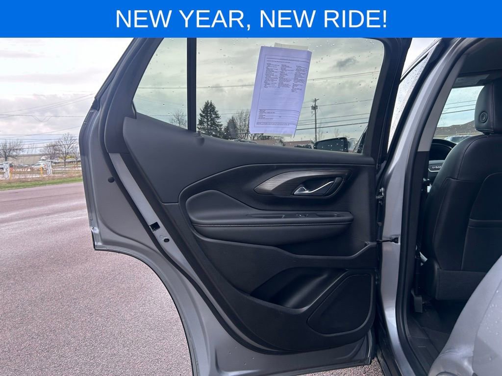 Used 2024 GMC Terrain SLT image 18
