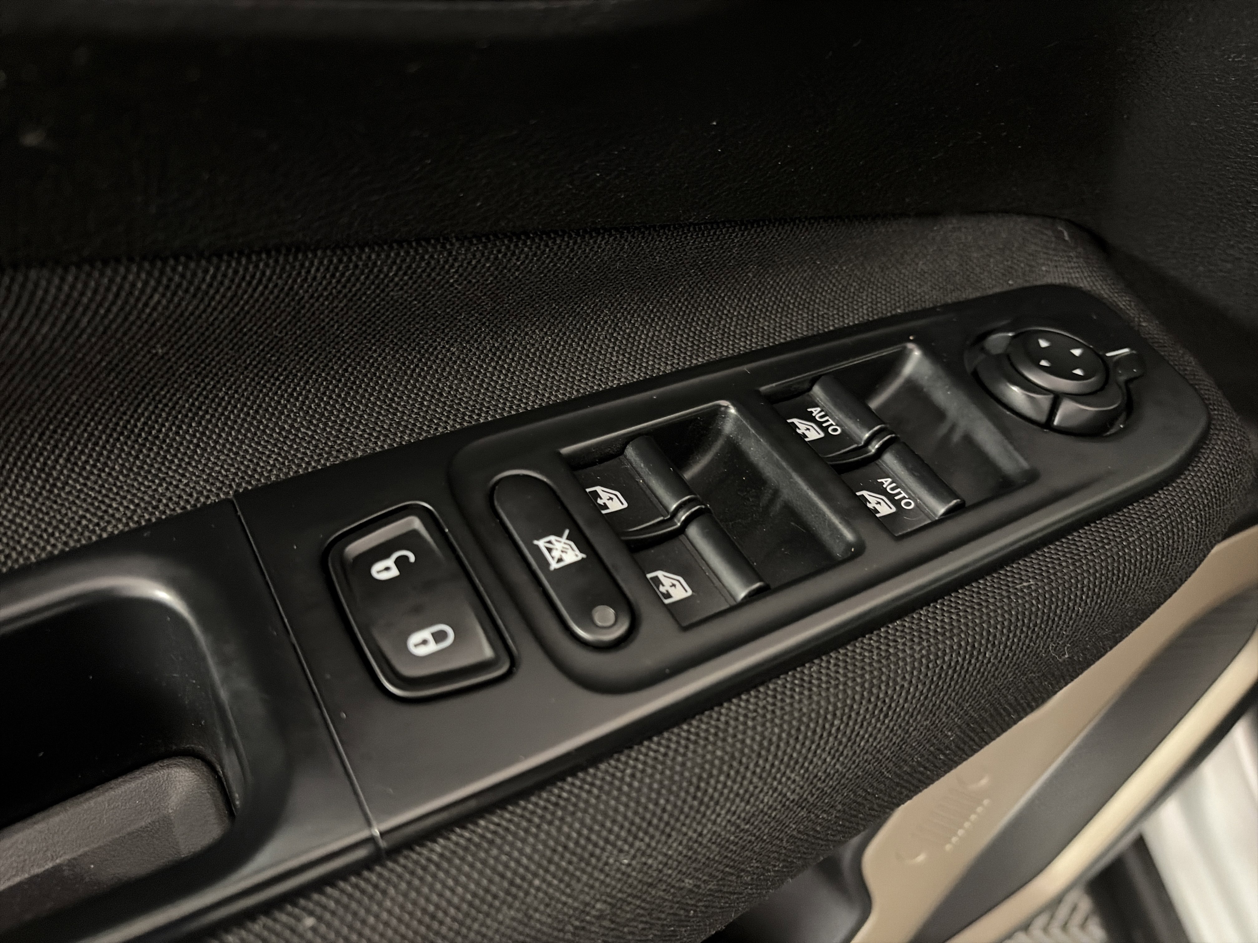 Used 2017 Jeep Renegade Sport w/ Power & Air Group image 13