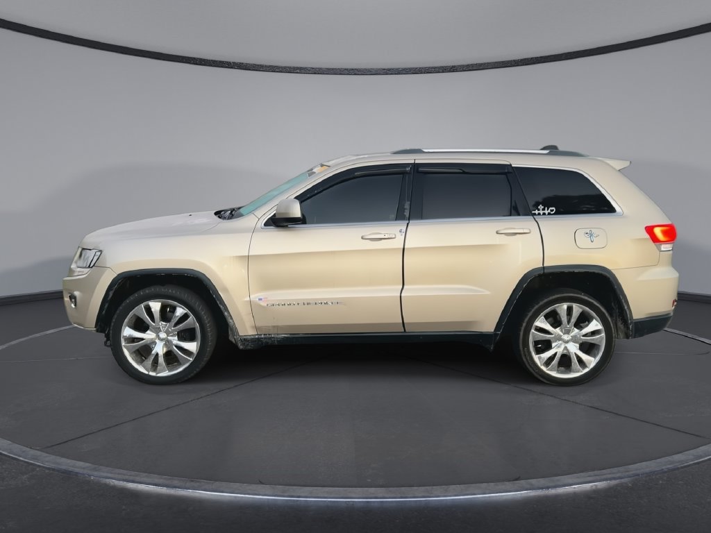 Used 2014 Jeep Grand Cherokee Laredo w/ Quick Order Package 23E AWD/4WD image 5