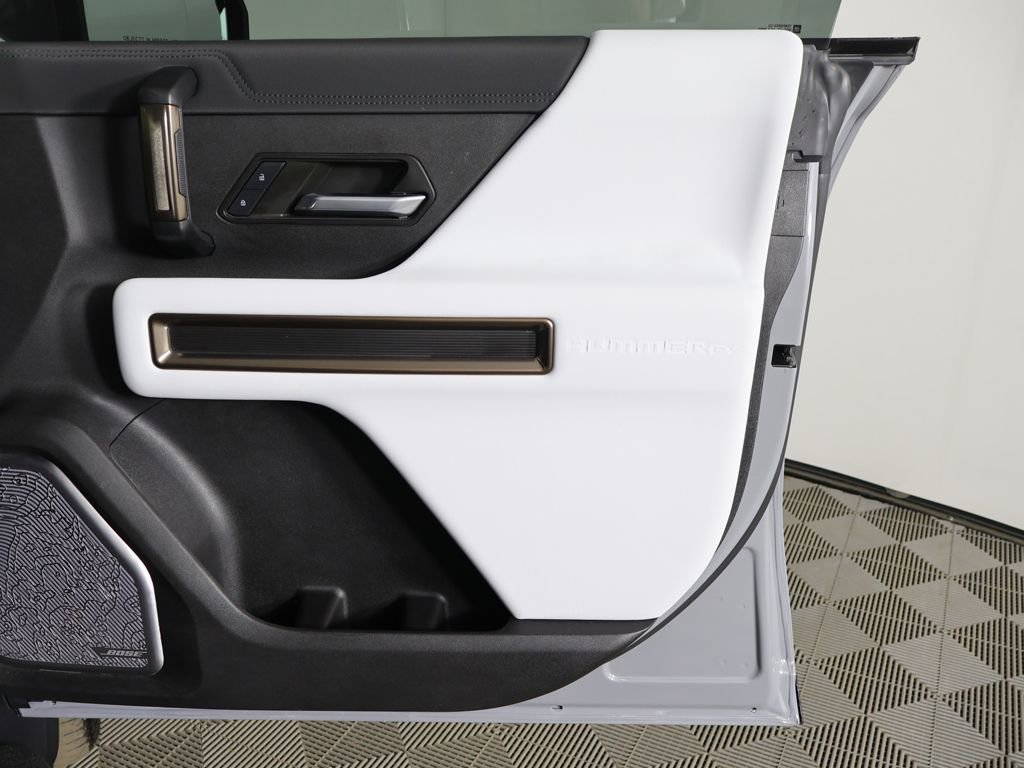 Used 2024 GMC Hummer EV 3X w/ LPO, Illumination Package image 24
