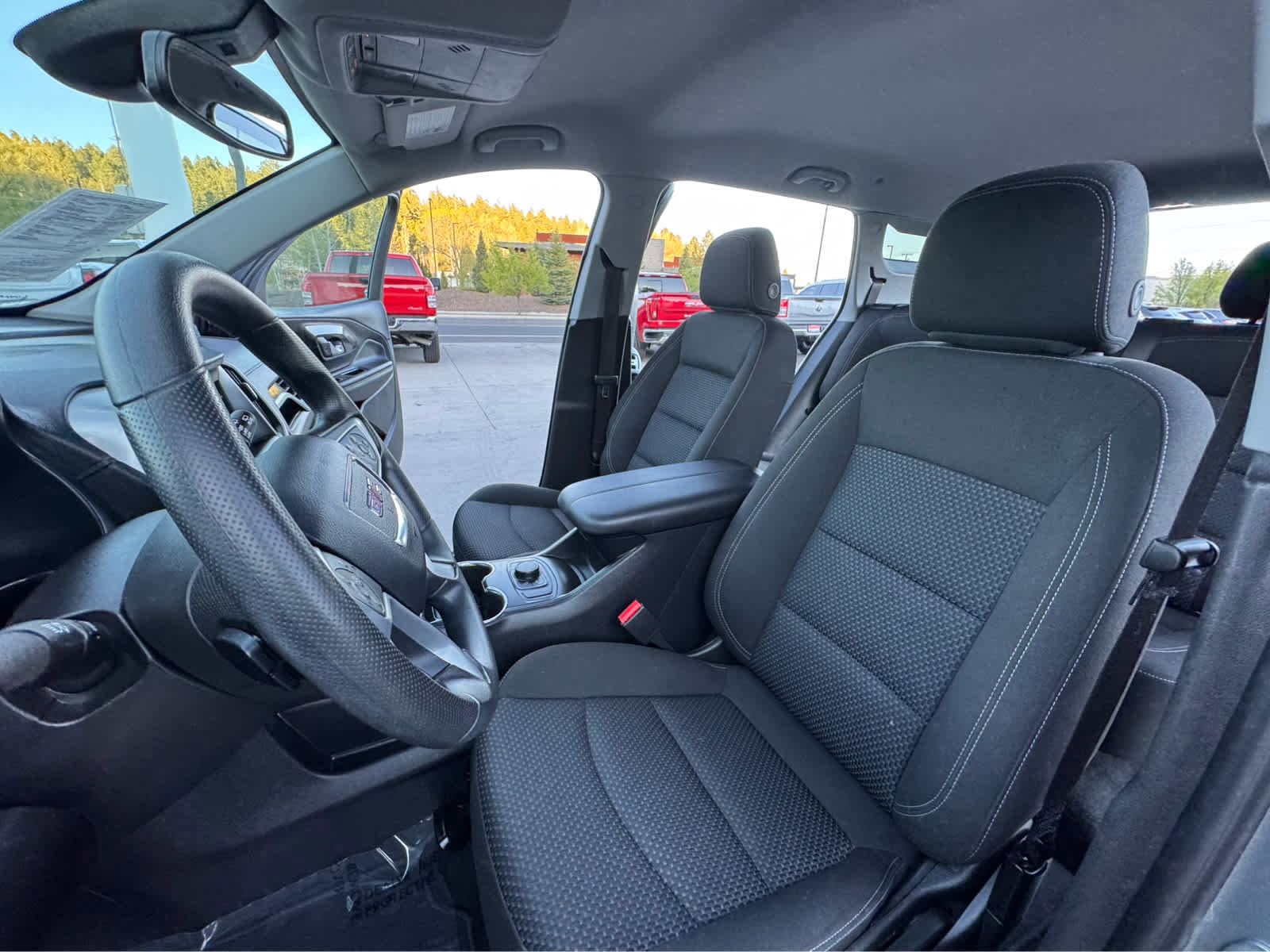 Used 2024 GMC Terrain SLE w/ LPO, Cargo Package image 9