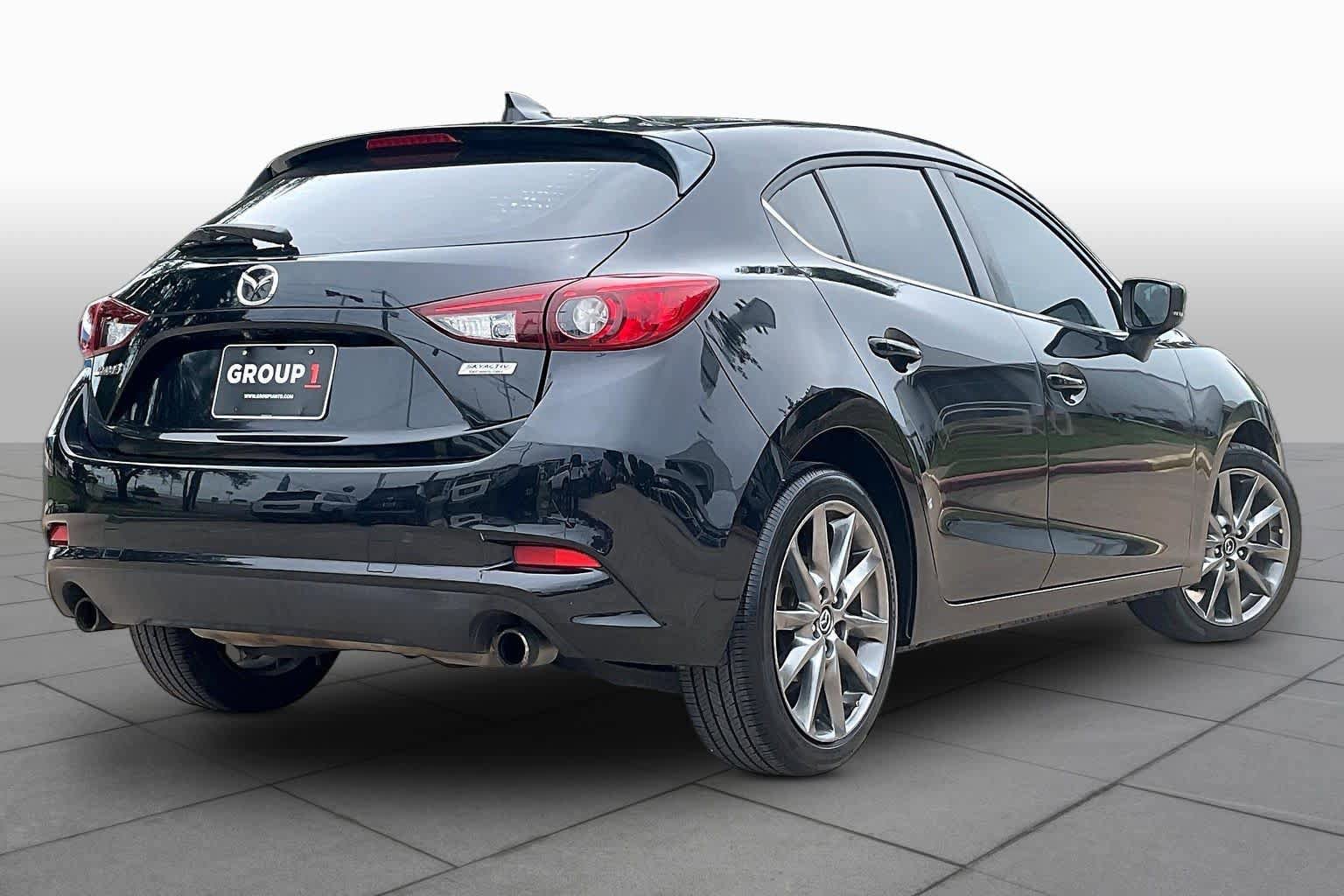Used 2018 MAZDA MAZDA3 Touring FWD image 13