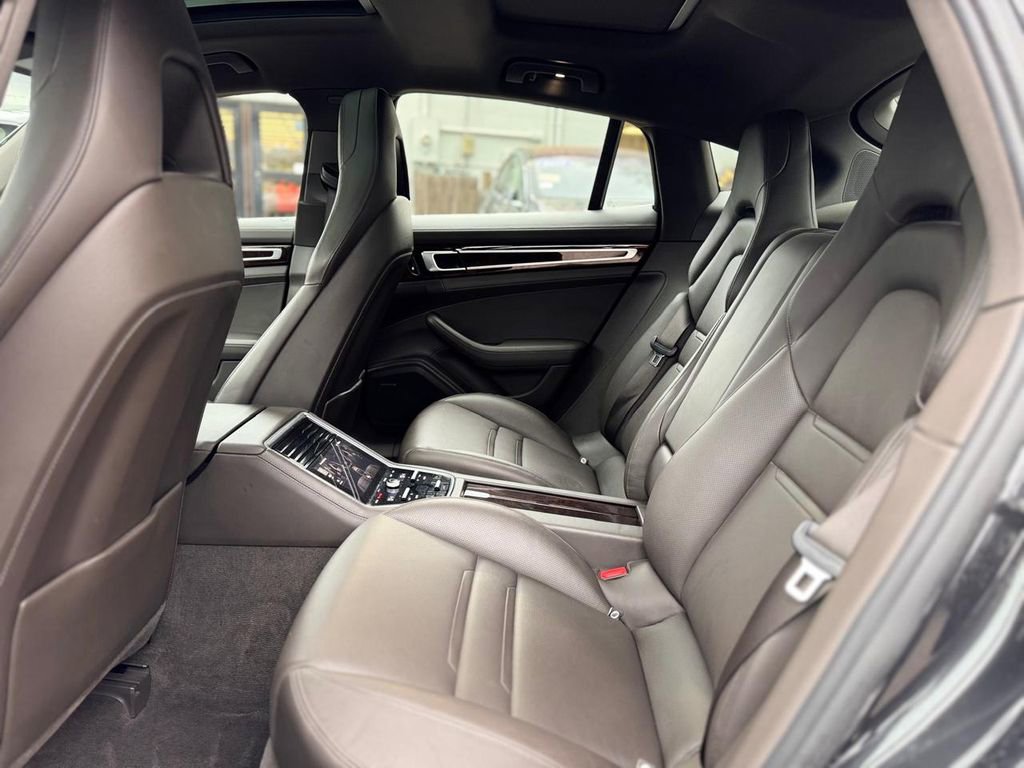 Used 2017 Porsche Panamera 4S image 23