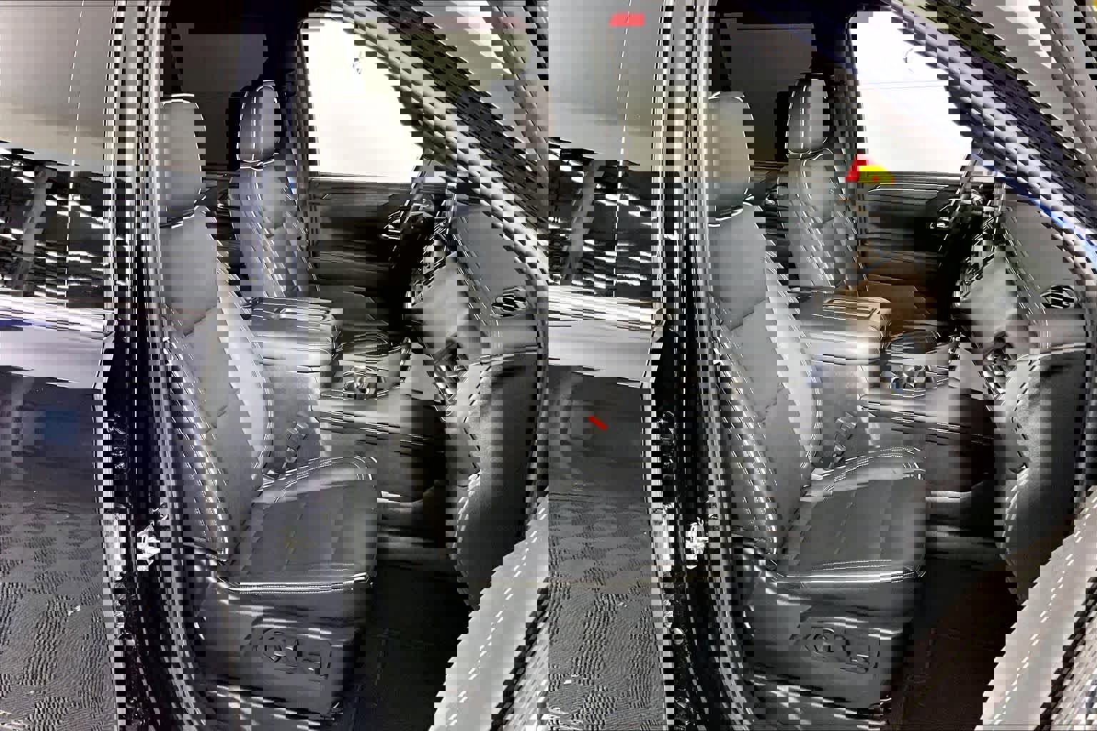 Used 2021 GMC Yukon SLT w/ SLT Luxury Package image 8