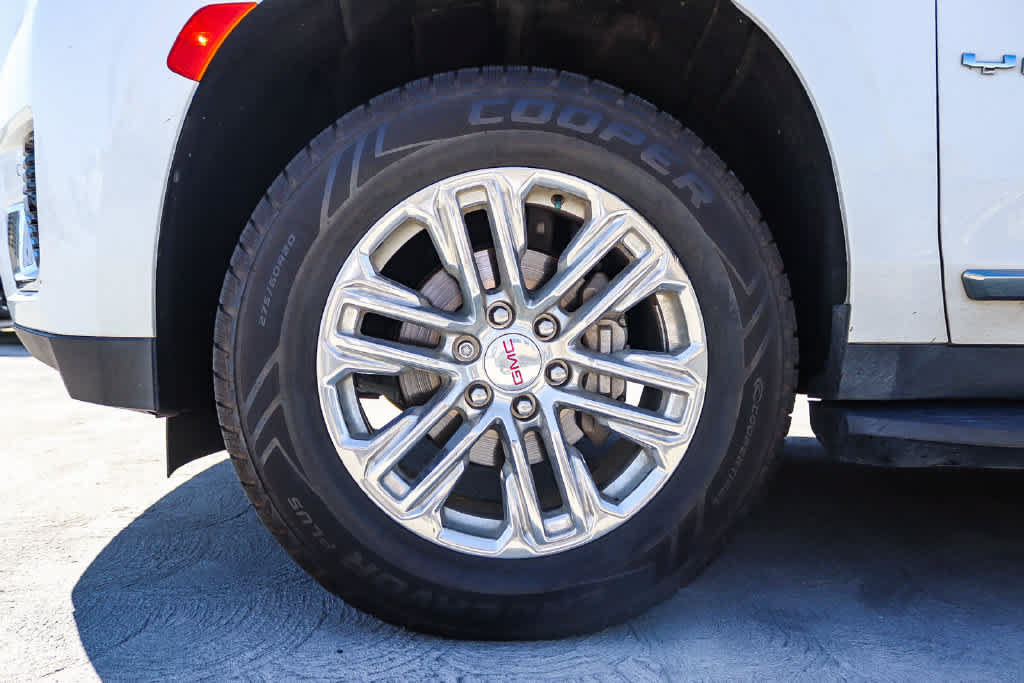 Used 2023 GMC Yukon XL SLT w/ SLT Luxury Package AWD/4WD image 11