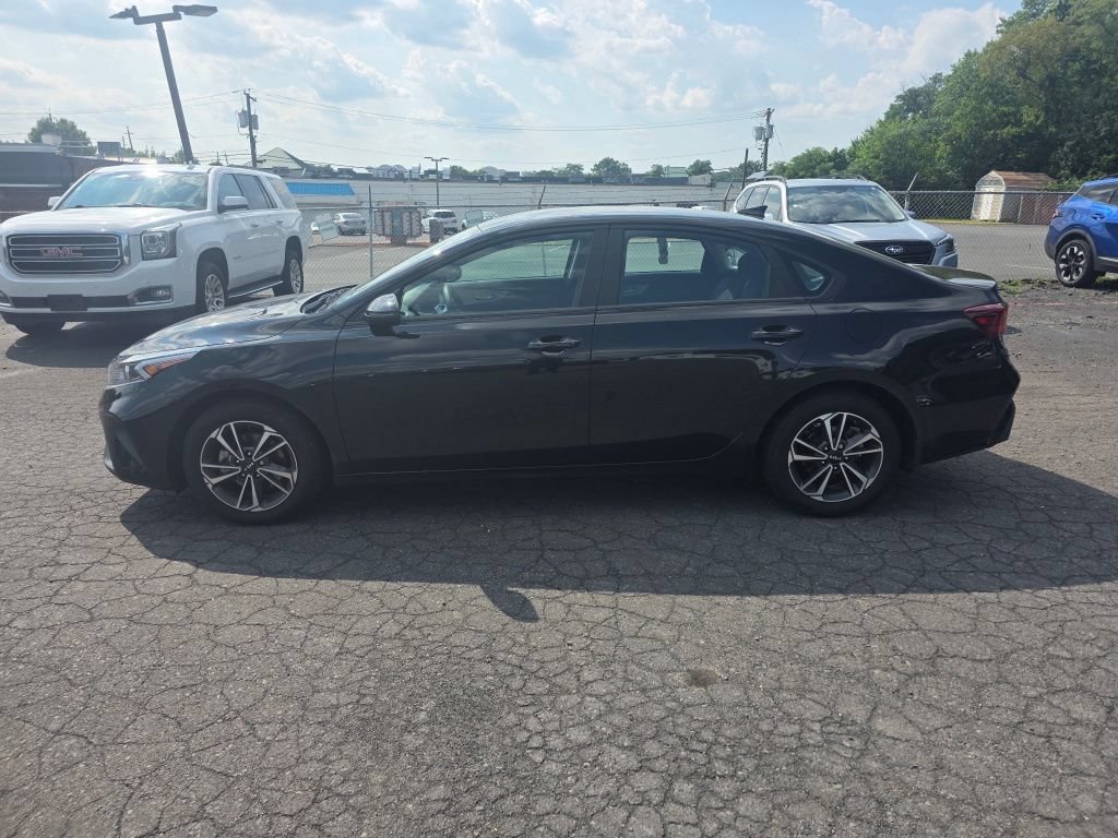 Used 2024 Kia Forte LXS w/ LXS Technology Package FWD image 4