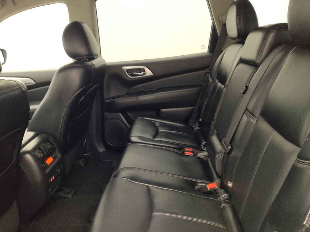 Used 2020 Nissan Pathfinder SL image 18