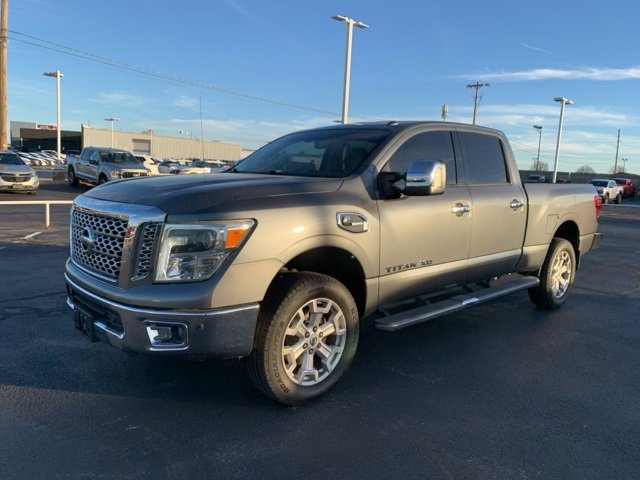 Used 2016 Nissan Titan SL image 3