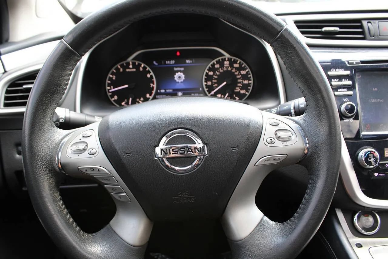 Used 2017 Nissan Murano SL w/ SL Technology Package FWD image 19