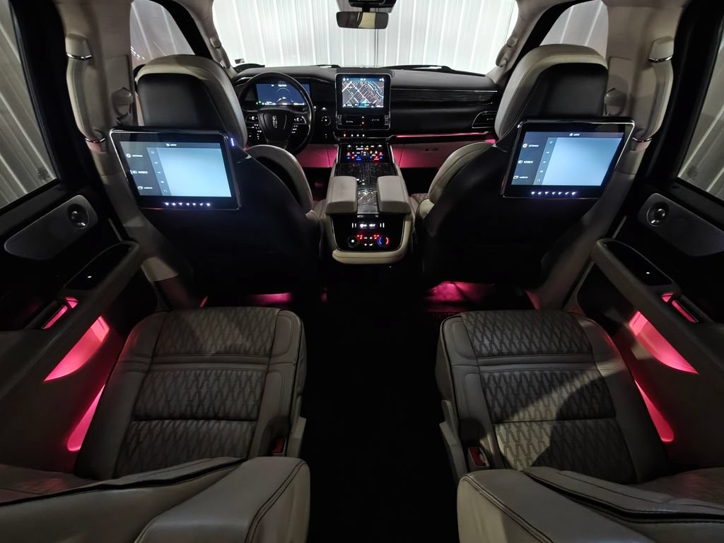 Used 2019 Lincoln Navigator Black Label w/ Cargo Package AWD/4WD image 10