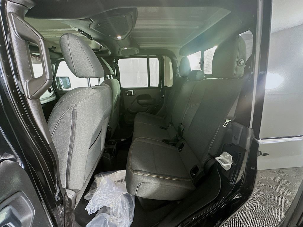 Certified 2024 Jeep Gladiator Sport image 35