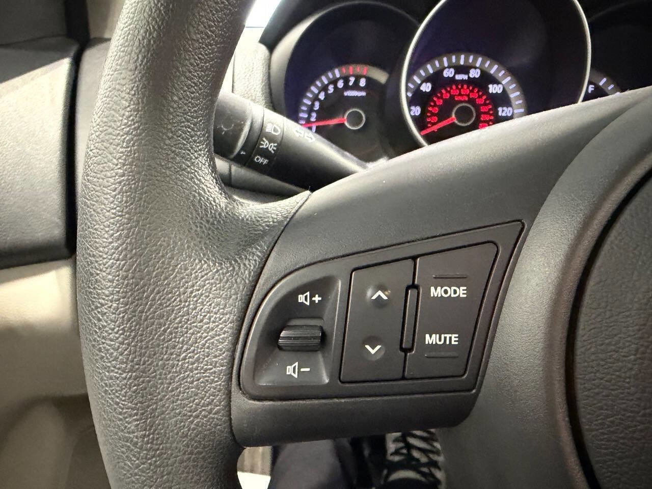 Used 2011 Kia Forte LX image 22