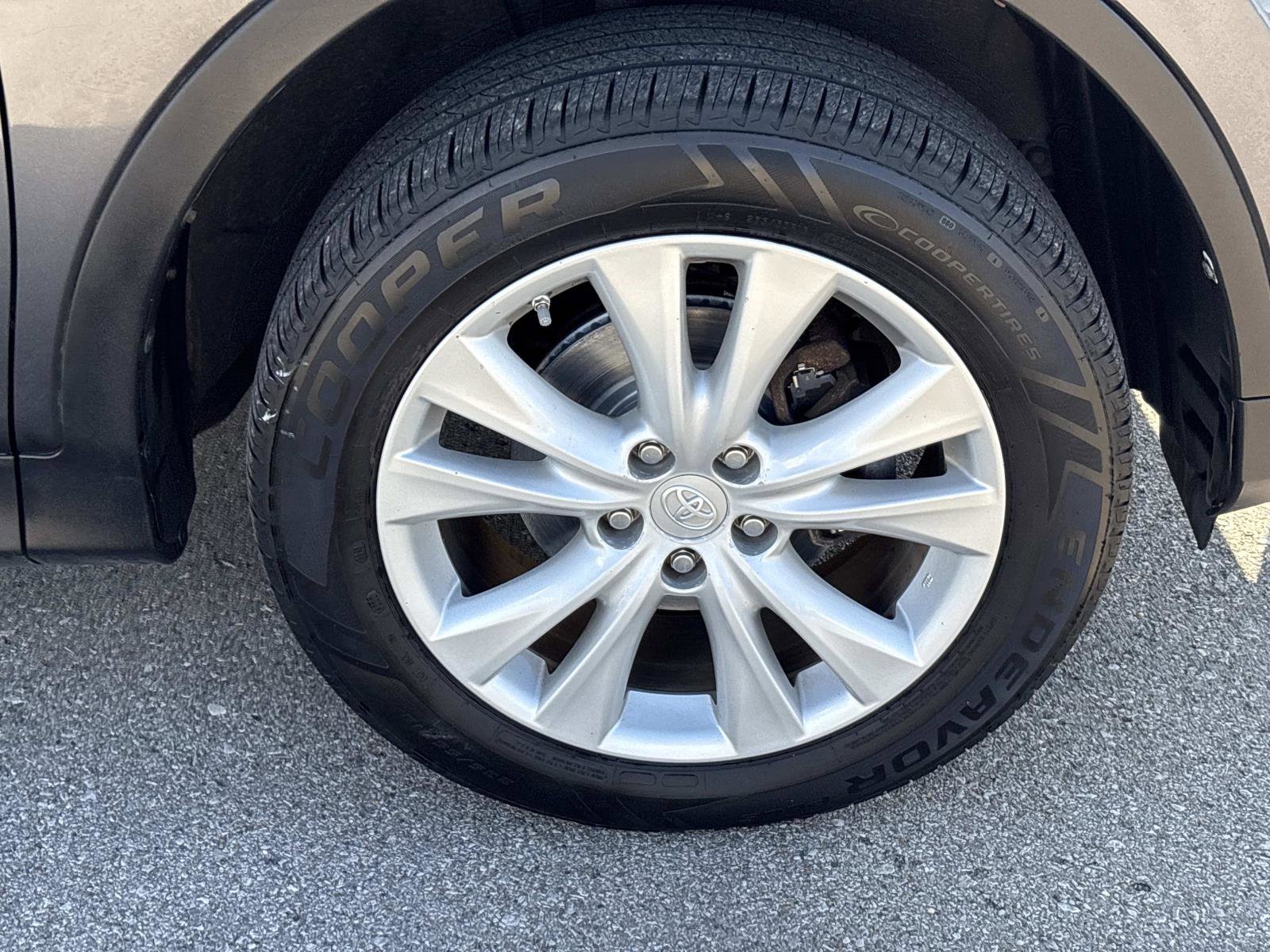 Used 2013 Toyota RAV4 Limited image 10